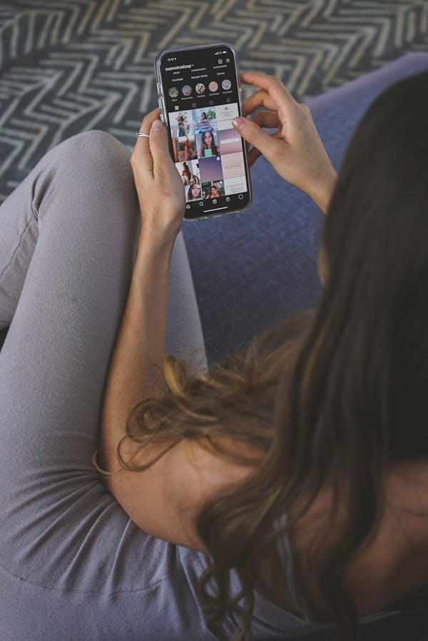 Augmented Reality on Mobile: Apps and Use Cases the Game